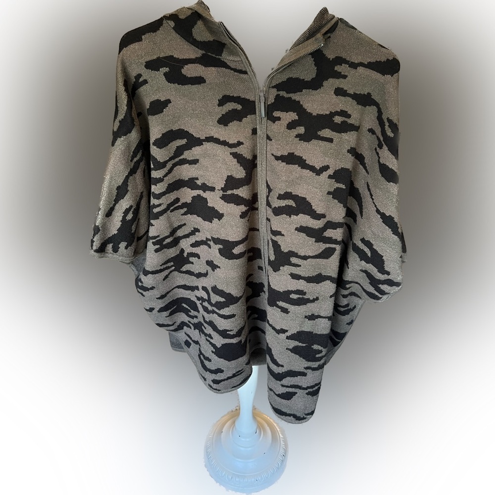 Tahari Camo Knit Hooded Cape Jacket size L